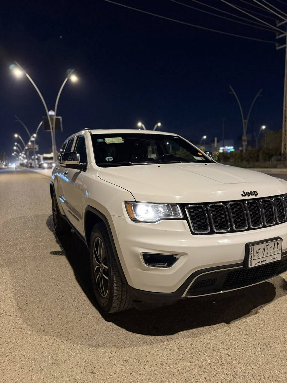 السلام عليكم   ( للبيع فقط )
السعر  265 وبيه مجال بسيط للشراي يخابرني ويامر امر

جيب كراند شيروكي ( JEEP GRAND CHEROKEE )   

اللون : ابيض 

الفئه : LIMITED PLUS  

موديل: 2021

رقم السياره: بغداد تحويل اي وقت   

المحرك: 6 سلندر 3600 ( كفاله )

المسافه المقطوعه : 40 MI

حاله السياره :  (تقرير غرق تعمل وتسير شرط قطره مابيه وشرط الفحص ) كفاله من الصبغ ( لاضربه ولاصبغ ولاتبديل ولافتح ) 
**********************************************
1- فتحه سقف ( سلايد رووف )
2-كاميرا خلفيه دواره 
3- شاشه كبيره مع نظام ملاحه نفكيشن GPS
4- رادار خلفي وجانبي 
5- توقف ذاتي عند فتح الباب
6- داخل جلد اسود بلاد  
7- دخول ذكي بصمه
8- سستم صوت الباين مع سماعات الباين 
9- شفتات استيرن 
10- حساسات خلفيه واماميه
11- المقاعد الاماميه ( حضن ) وكهرباء
12- مرايا متحسسه للاضاء العاليه + نقطه عمياء 
13- المصابيح زنون بلاد ( عالي وناصي )
14- شاشات خلفيه بلاد 
15- مري قلاب + اشاره بالمري + هيتر بالمري
16- المقاعد الاماميه والخلفيه تدفىه وتبريد مع استيرن تدفئه
17- كرسي السائق خزن ميموري ( وضعيات الجلوس )
18- جنطه كهرباء 
19- استيرن كهرباء 
20- دفع رباعي 4*4
***********************************************
*السياره نظيفه وناصبه وكدامكم الصور ومابيه نقص* كير تبريد كفاله ع وضع الشركه  

مكان السياره : ذي قار ( ناصريه )

 ***********
واسف ع الاطاله
