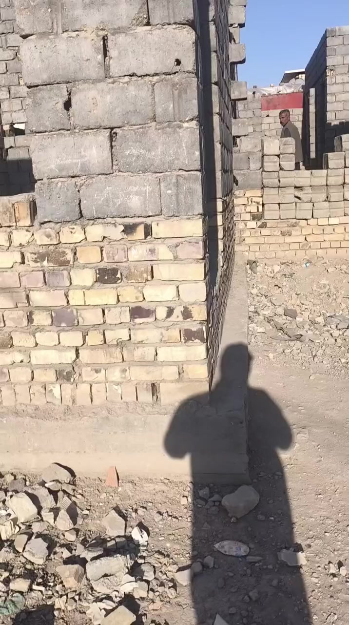 هيكل للبيع في منطقة الجاسمية مساحه 200 م
يحتوي البناء علئ غرفتين وصاله مطبخ إستقبال 
علماً يوجد مع 8000 ألف طابوق الاستغفار الاتصال علئ رقم
***********
