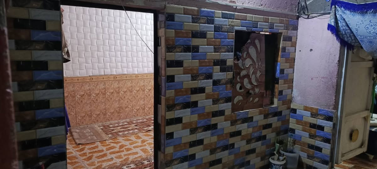 🏠 بيت للبيع
🛑 العنوان مدينه الصدر قرب مدرسه بن ماجد
🛑 قرب عياده مناور 
⏳ المساحة 125 متر / البيت طابق ونص
💵 السعر 130مليون والشراي يدلل

🏠 يتكون البيت من
✅ 3 غرف نوم اكبار
✅ صاله ومطبخ واستقبال
✅ مجموعة صحيات وطارمه

✅ طابق الثاني غرفه كبيره
✅ وصحيات  وصاله 

❓ معلومات عن البيت
❗البيت بناء سنه 2017
❗ البيت عگاده والبناء طابوك وڤرمستون
❗البيت جاهز من كل شي سيراميك ارضي جداري

📌 موقع البيت كلش حلو وبصف الركن 
📌  التبليط والرصيف باب البيت 

☎️ للاستفسار  👇 

📞 الهاتف  ***********
