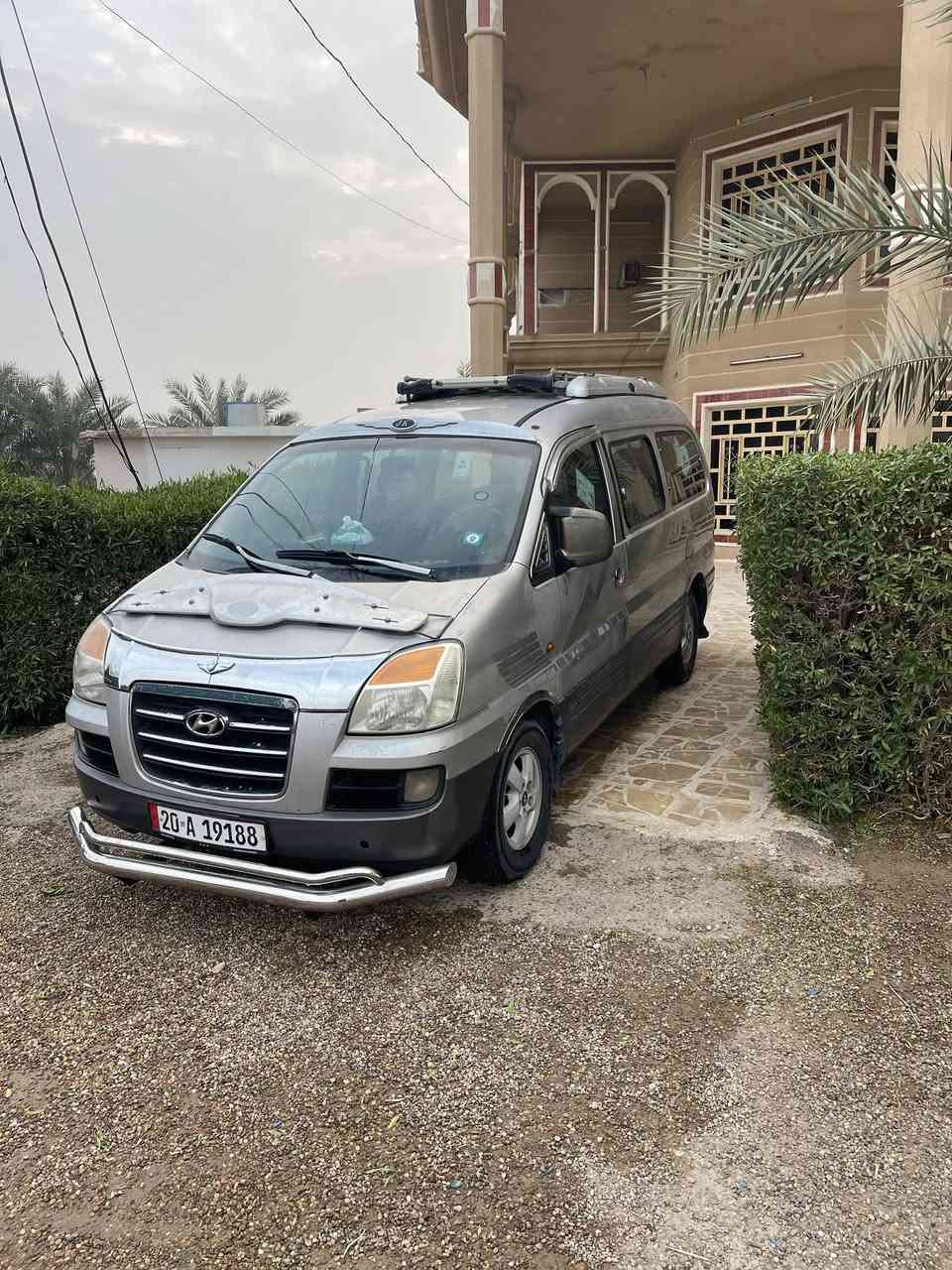 السلام عليكم استاركس ٢٠٠٧ محرك صار ١٥ يوم معمر شواصي بلاديه تدفئه وتبريد ثلج كهربائيات كلها ابلاديه شغاله قرفتها كلش نضيفه صدر جديد حداديه كلها جديده 100% مصفره هيئه ومرور بأسمي تحويل ثاني يوم رقم انكليزي سنويه لسنة٣٠ سياره مال جناي كبل للشارع الف ماتخلي عليها
مكاني الانبار الگرمه سعرها 90وبيها مجال 
هذا رقمي ***********
