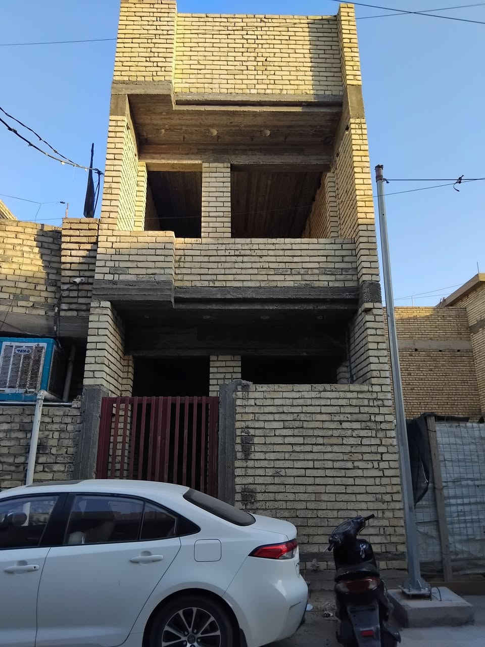 السلام عليكم هيكل 50م طابقين الصطح اشتايكر هوه والبيتونه في الزراعي الخطيب شارع المولد الحمرة للاستفسار اكثر***********
