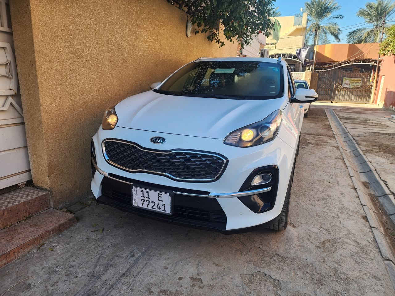 السلام عليكم. سبورتج موديل ٢٠٢٠الشركه الدوليه
كفاله عامه 
ماشيه ٣٣ الف شرط
بغداد بأسمي شرط التحويل
مواصفات اعتياديه 
السعر ٢١٠
ديالى ..بعقوبه 
***********
