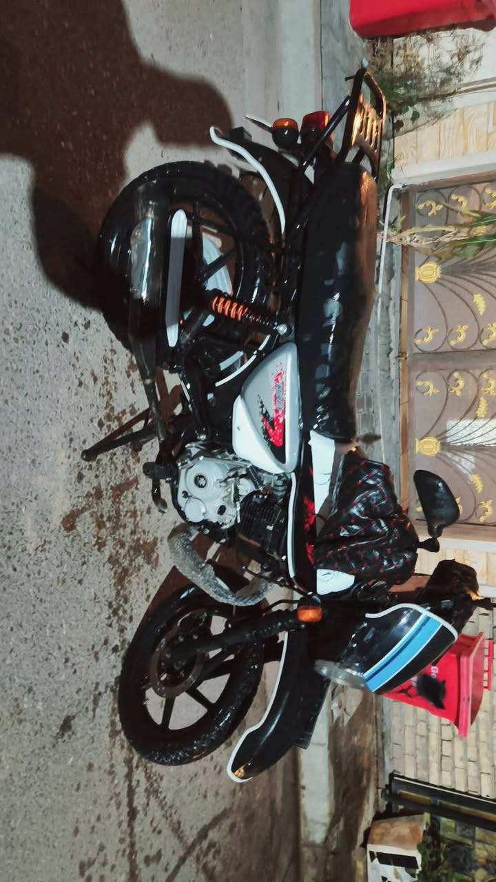 سلام عليكم اخوان درجه بوكسر موديل 23 نزله بنهايت 24 ولدرجه نضيفه حيل وخير من اللة ربع دينار متصرف عليه ومداريه حيل بانزين كله محسن. دهن احسن دهن ادير بسوك. وكامله او اي نقص مابيهارقام نكليزي بغداد ثاني يوم احولك بسمي الدرجه 
(مكاني بغداد الدوره)✅ 
سعره 2500 يعني مليوني ونص. وبيه مجال
رقمي بي وتساب ***********
