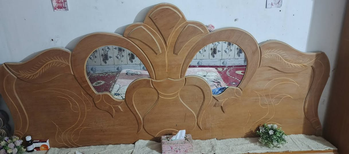 ‏‪***********‬‏ غرفه كامله زائد شربايه زائد ميز التواليك زائد زاويه  عنوان النجف الاشرف حي الرحمه هذا انتصاد برقم. ‏‪***********‬‏
