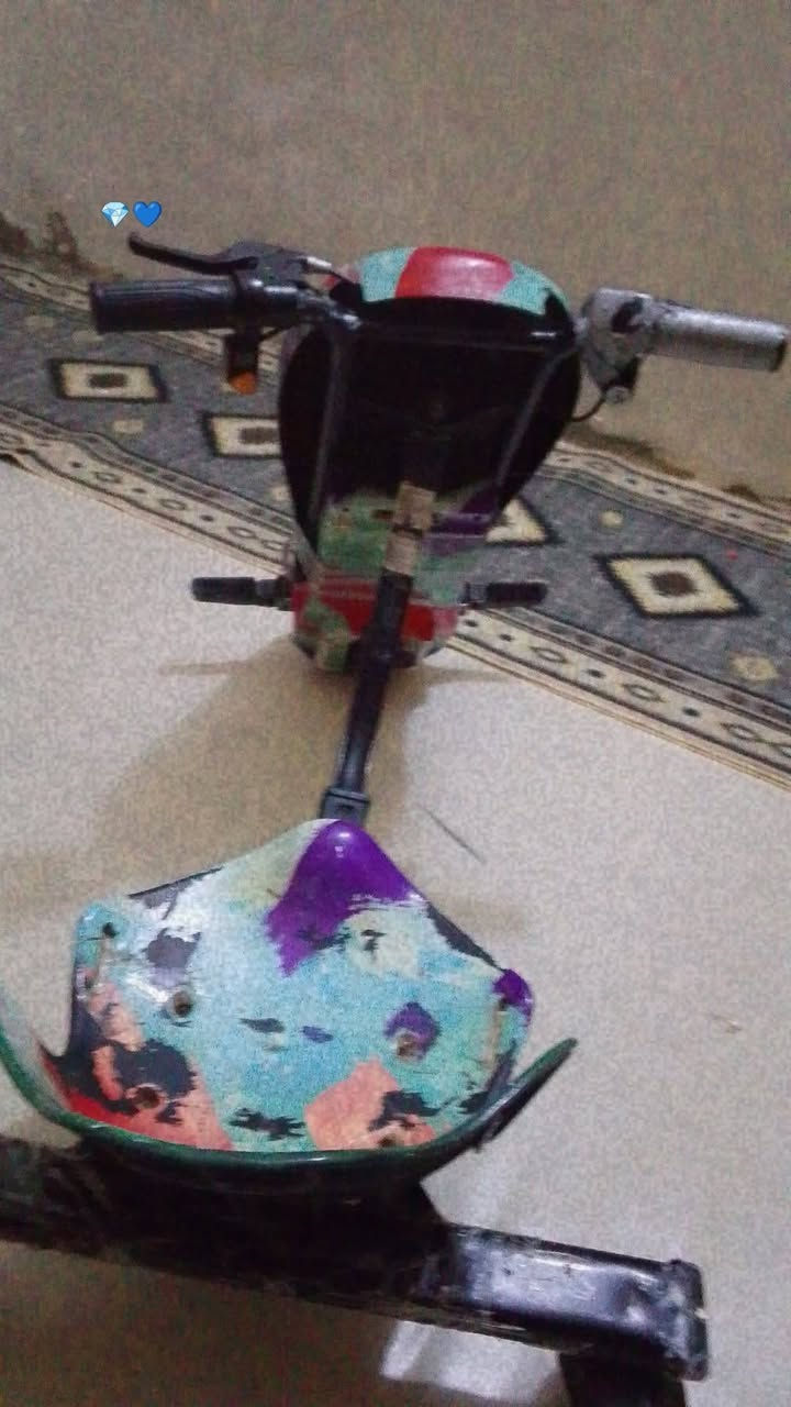 السلام عليكم دراجه شحن للبيع سعر ب 50 ابيها مجال المكان بصره شقق القزيزه يشحنون بطاريتها ما بيها شحن*********** وبيكم خير وتدللون
