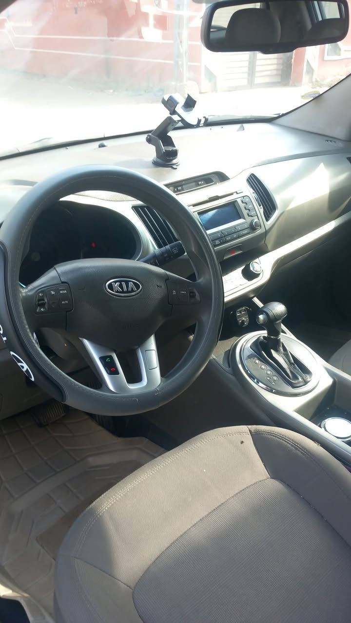 سلام عليكم. كية سبوتج للبيع مديل ١٢ كفالة من الصبغ بيها ٣طخات مصلحة عل بارد قطع ازغار السعر عل خاصالسيارة خليجي بانو راما فول ما عدا البصمة ***********
