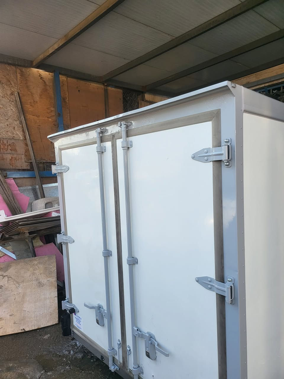 براد فحل 4000
للبيع عنوان بغداد حي الصناعي كسره وعطش 
***********
