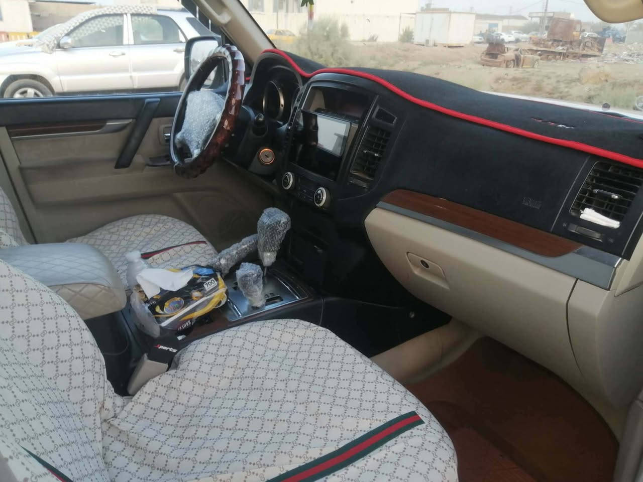 السلام عليكم سياره باجيرو موديل ٢٠٠٩ رقم بغداد  مكفوله مكينه ٣٠٠٠ مكانه ديوانيه للاستفسار الاتصال على الرقم *********** السعر ١٤٠ وبيها مجال حك الجيه
