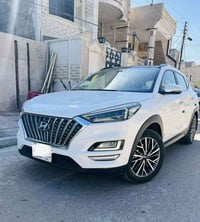 توسان 2020 خليجي فول بصمه بنوراما 5 عدسات كراسي جلد كهرباء شاحن حساسات...