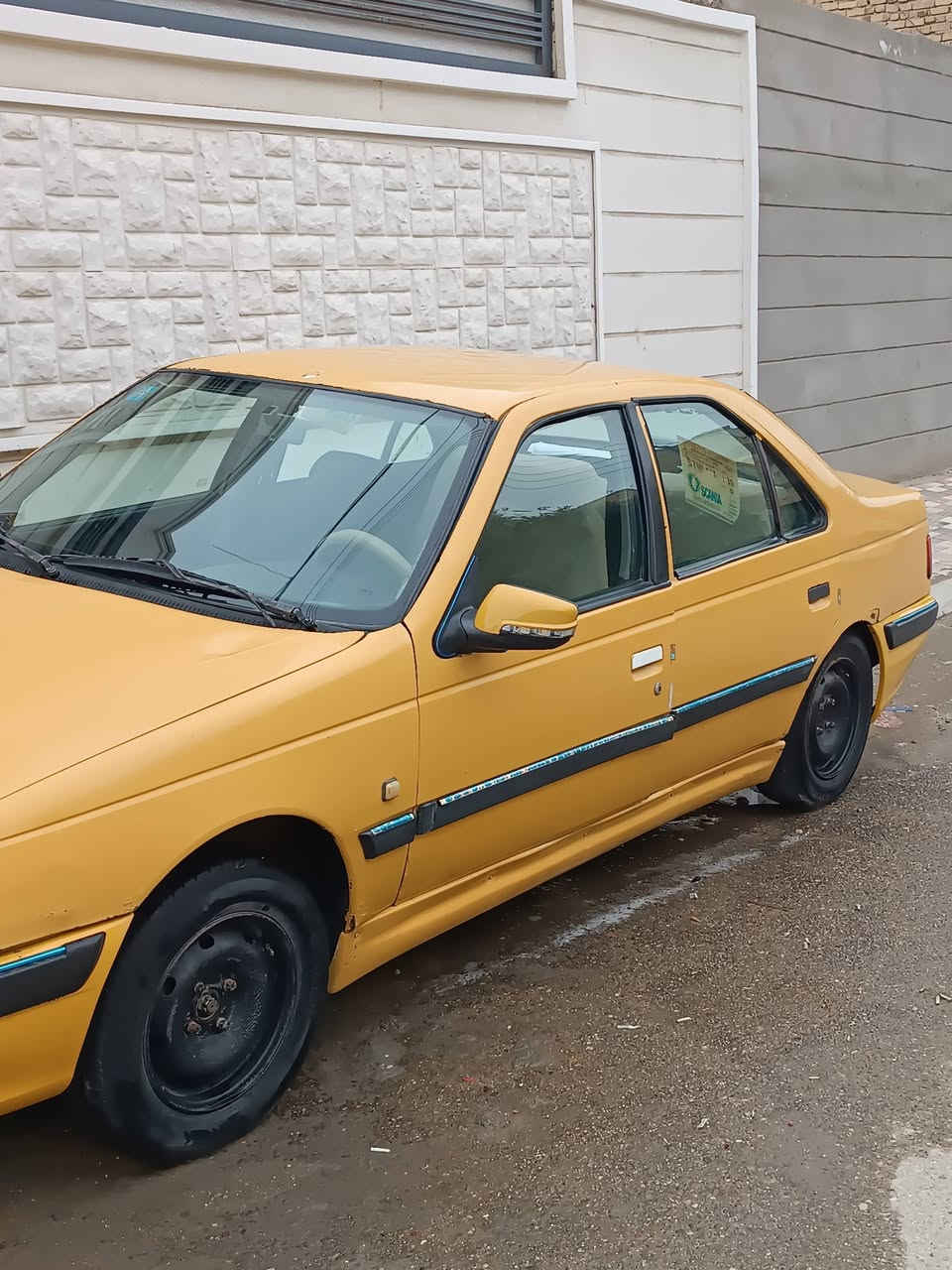 بيجو بارص موديل 2013 مصفره هيئه وغرامات لون اصفر 
كير جديد كفاله  محركها خيط تبخير بي 
السياره ب اسمي بابل 
نقص السياره فقط حداديه 
كهربائياتها كلها شغاله 
مكان السياره كربلاء قضاء طويريج 
***********
