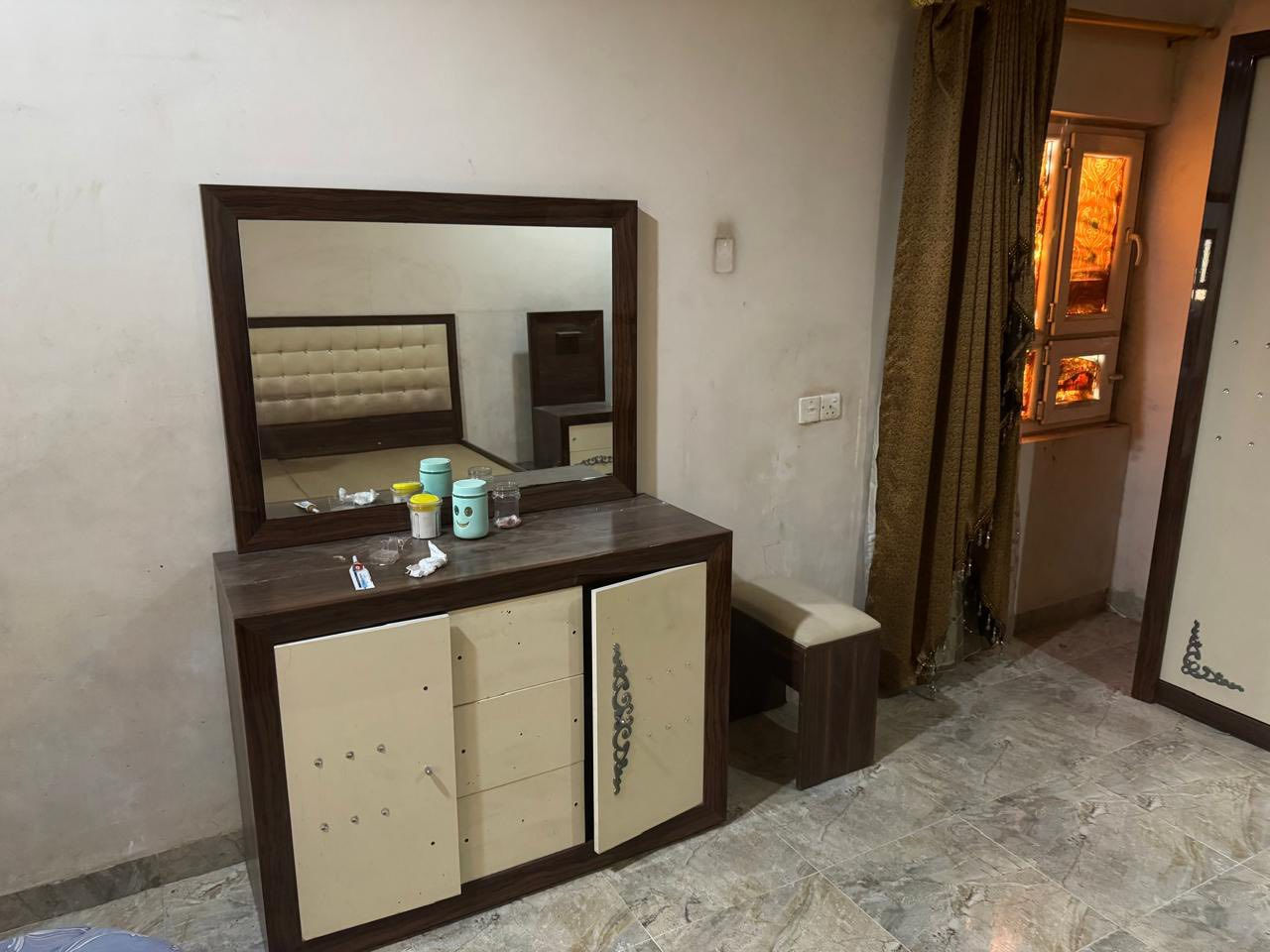 للبيع غرفه كامله نضافه ٧٠ بلميه بسعر مناسب 
***********
