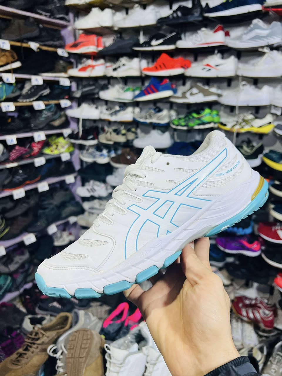 Asics Gel-Beyond 6 Women
قیاس ٤٢ _ ٢٦.٥ سم 
نظافة ١٠٠٪

توصیل موجود


**إذا كنت صاحب هذا الإعلان وتريد حذفه لأي سبب، رجاءا أرسل رسالة إلى الدعم الفني**