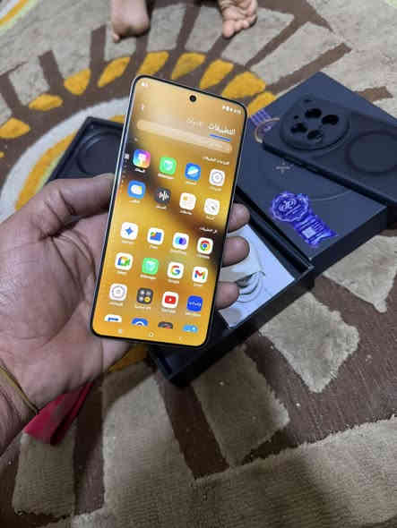 السلام عليكم نقال فيفو اكس 200 برو جهاز راقي يخبل كامل ملحقات ذاكرة 512 السعر مليون و200 مكاني البصرة القبلة للمراسل ***********
