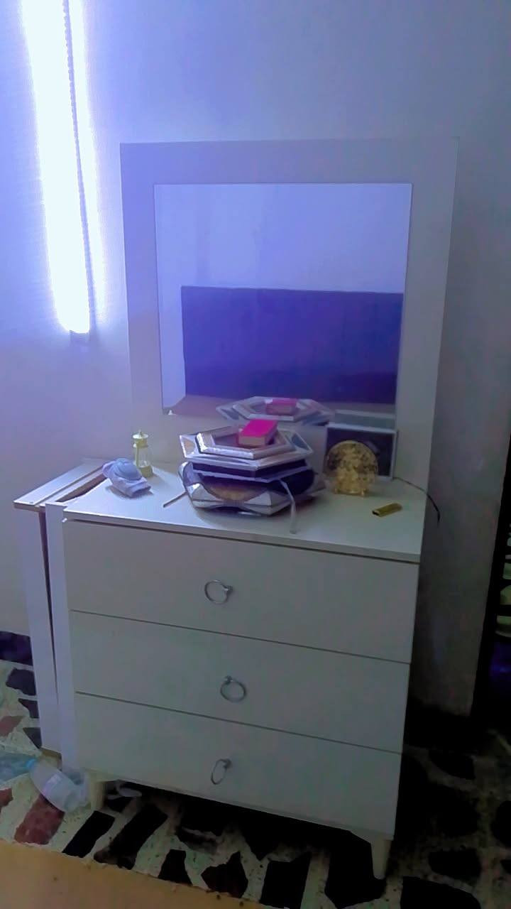 للبيع جديده ستعمال شهر للتواصل ***********
