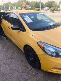 كيا فورتي موديل 2015 وارد امريكي  سيارة جاهزة من كل النواحي محرك و كير...