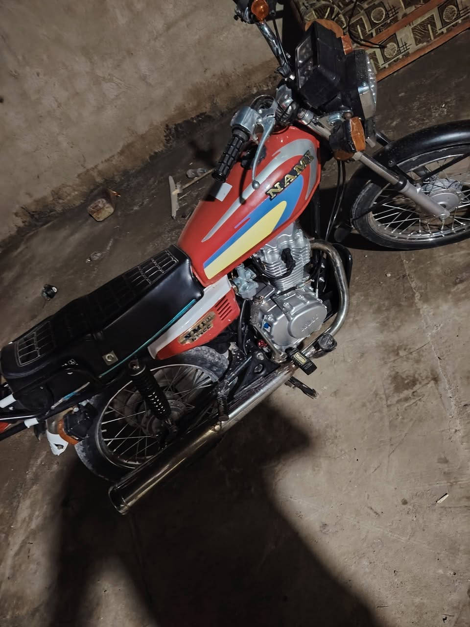 للبيع مكفوله كفاله عامه فقط تفيلس
تعميره شلامجه 25 وشاصي 15 ارشا  السعر 900 وبيه مجال مكاني /قضاء الفجر شراي يراسلني أو يتصل عل رقم ***********
