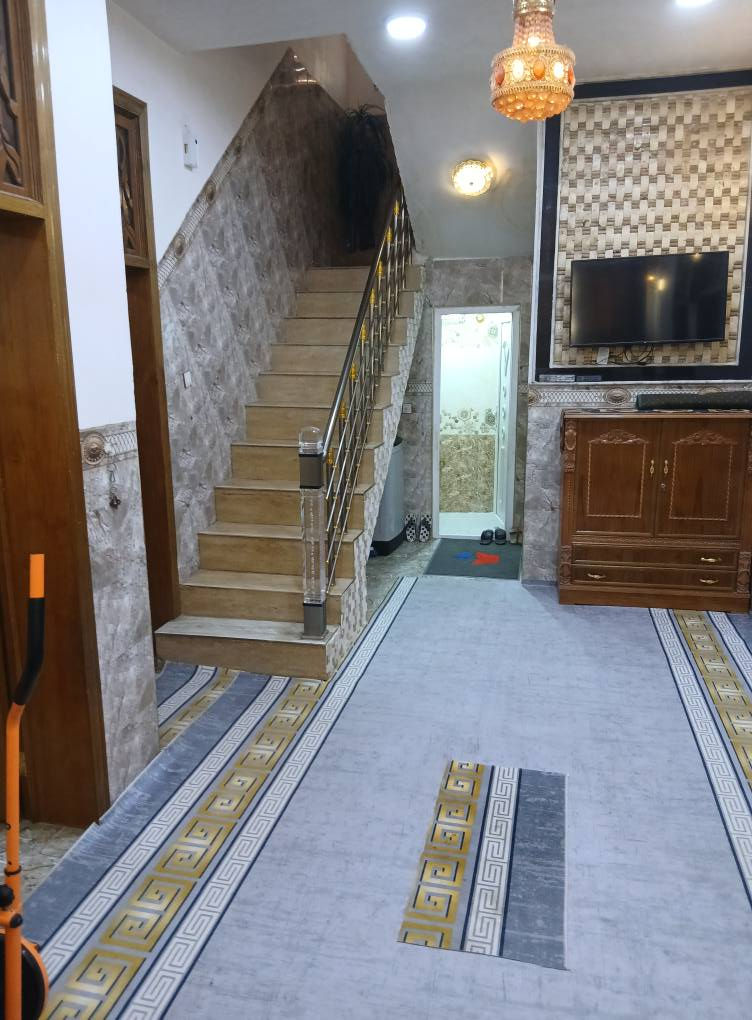 دار للبيع مساحه ٢١٠ طابو زراعي سند  ٢٥ الباء طابوق كونكريت مسلح الأساس رفت يحتوي علي 
٦غرف نوم 
٢صاله 
٢مطبخ 
استقبال 
٥ صحيات
طريق كربلاء بغداد مقابل سيد الوصياء خلف محطه القطار 
للمعلومات اكثر اتصل 
*********** كربلاء, العراق
