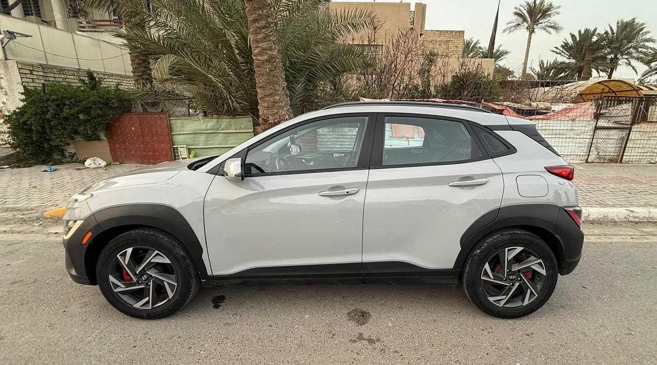 هونداي كونه
للبيع: هيونداي KONA 2022 – أعلى فئة فل كامل

🚗 مواصفات مميزة:
✨ فتحة بانوراما سقف كبيرة لتجربة قيادة ممتعة
✨ شاشة تاتش حديثة ومواصفات ترفيه عالية 📱
✨ نظام صوتي ممتاز مع Apple CarPlay / Android Auto
✨ مصابيح LED أمامية وخلفية
✨ نظام أمان حديث + حساسات أمامية وخلفية للركن
✨ نظام تثبيت السرعة + دخول بدون مفتاح
✨ أعلى فئة بمواصفات كاملة وفخامة قصوى

⚠️ الحادث: ضربة خفيفة بالبِنِد، مبدلة ومصبوغة
وبيها جاملغات كدام ثنين وباب كلير من امريكه 
📍 الموقع: بغداد
💰 السعر: 140
للتواصل الاتصال على الرقم(( *********** )) غير متواجد علفيس
