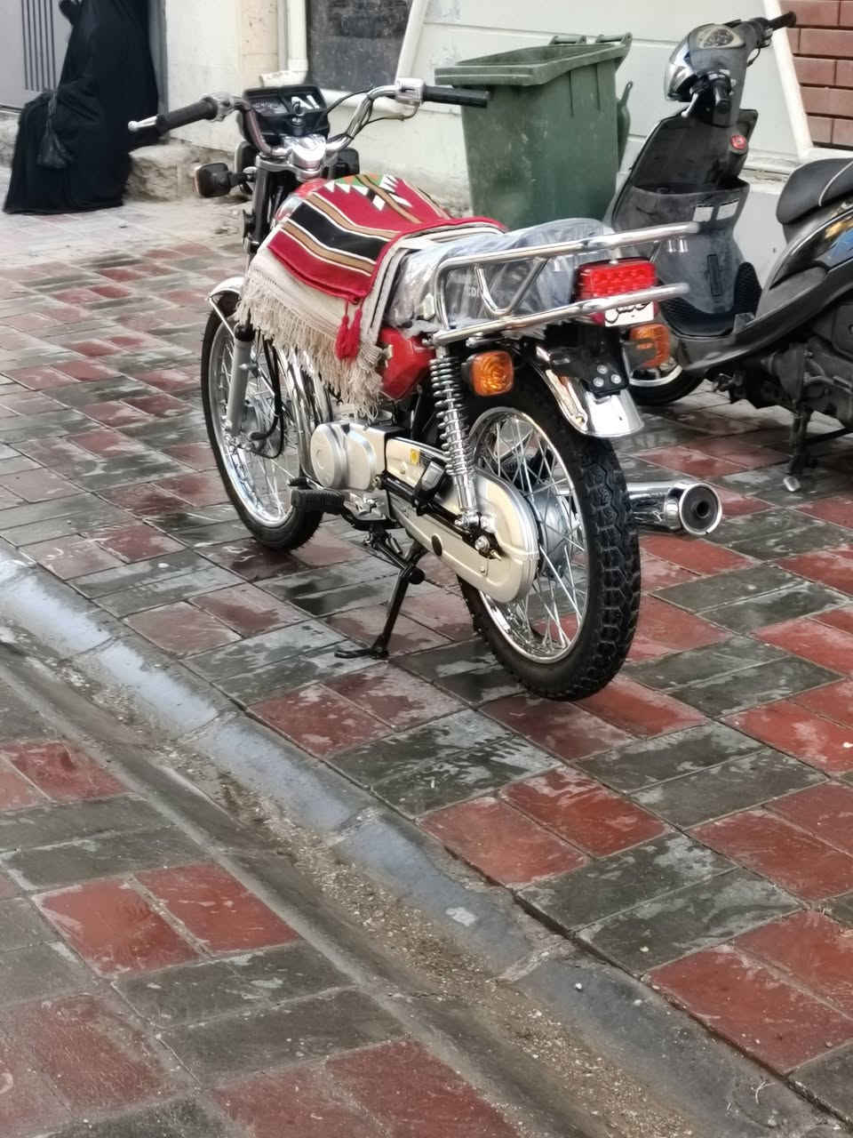 دراجه للبيع تعمير حسين ذهبي اصلي
سعره مليون و٢٠٠وبيه مجال
صالرله من طالعه 15يوم أول تبديله دهن


**إذا كنت صاحب هذا الإعلان وتريد حذفه لأي سبب، رجاءا أرسل رسالة إلى الدعم الفني**