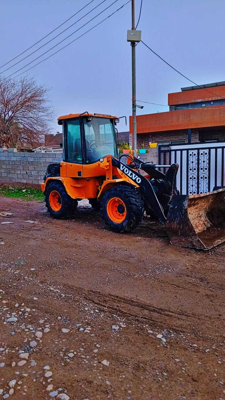 شۆفر ڤالڤۆ بۆ فرۆشتن ئیل 35 مۆدیل 2000 گیرو ئکسل مکینە بەشرت هەر چار تایەی نویێە مەلفیسە ژمارە ***********
