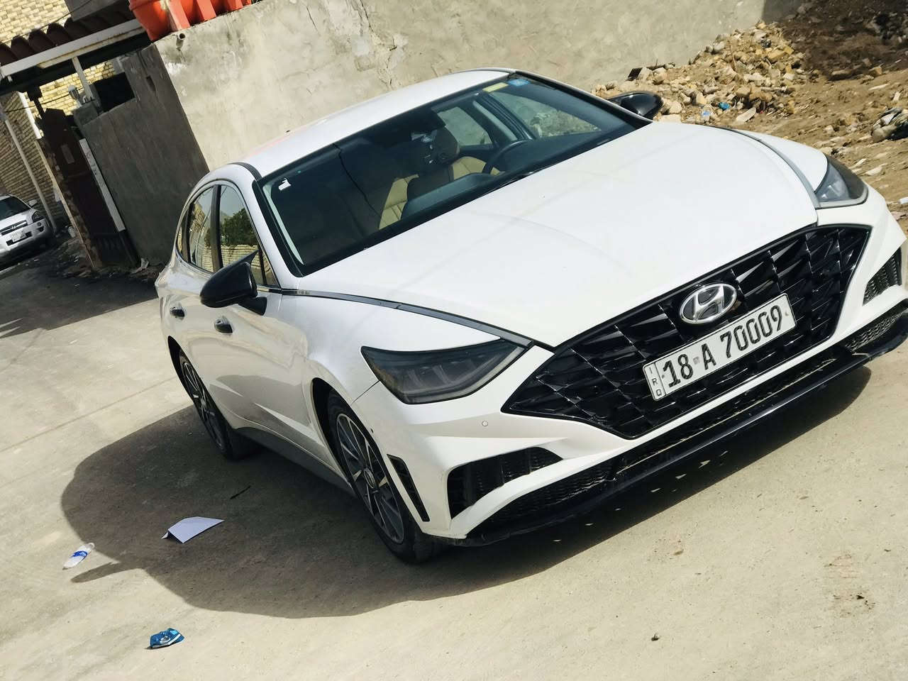 السلام عليكم
سوناتا 2020 وارد امريكي حادثها بنيد 
محرك 2500 رقم بابل مميز 
سياره جاهزه وجديده من كلشي 
العنوان/ ديوانيه
السعر /160 بيع او مراوس ب اوباما او جارجر 
للاستفسار. اتصال او واتساب فقط 
***********
