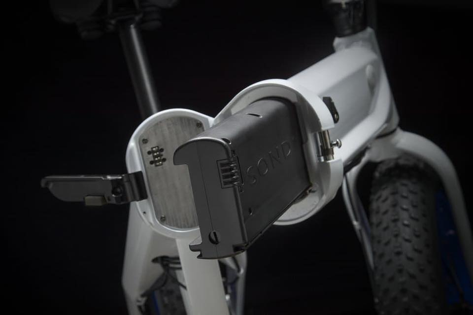 دراجة شحن sondors
Fold xs 
جديده مستخدم يومين فقط وصل الشراء موجود
مراوس بدراجه ريان صاعقه او وحش الكون شرط مستخدم قليل 
مكاني بغداد ***********
