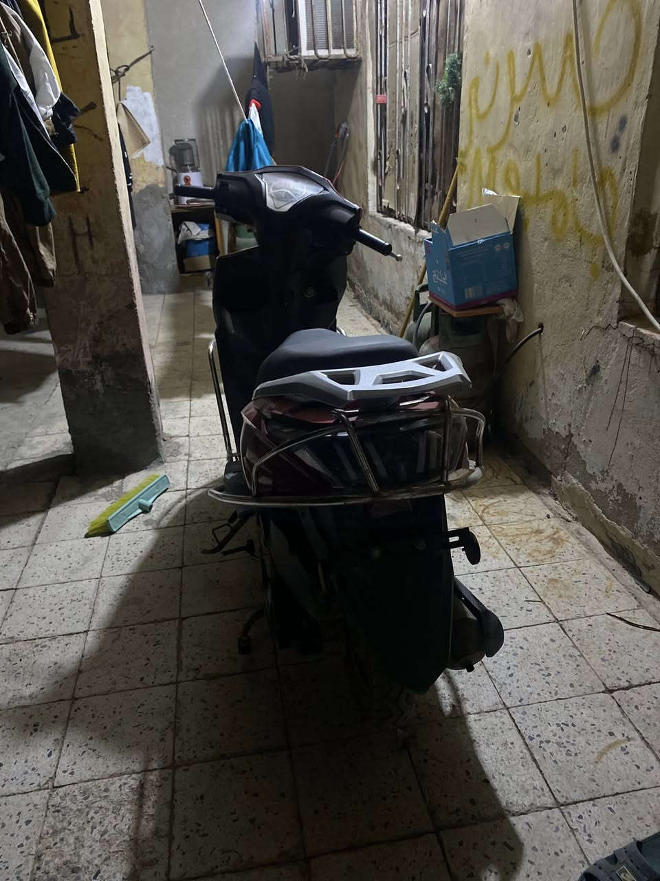 السلام عليكم دراجه سبيسي المحرك ما مفتوح  ما ملعوب بيه شلع وضع الشركه ٣تبديله دهن
رجاء الي مو شراي لا يتصل 
مكاني ابي الخصيب
***********
