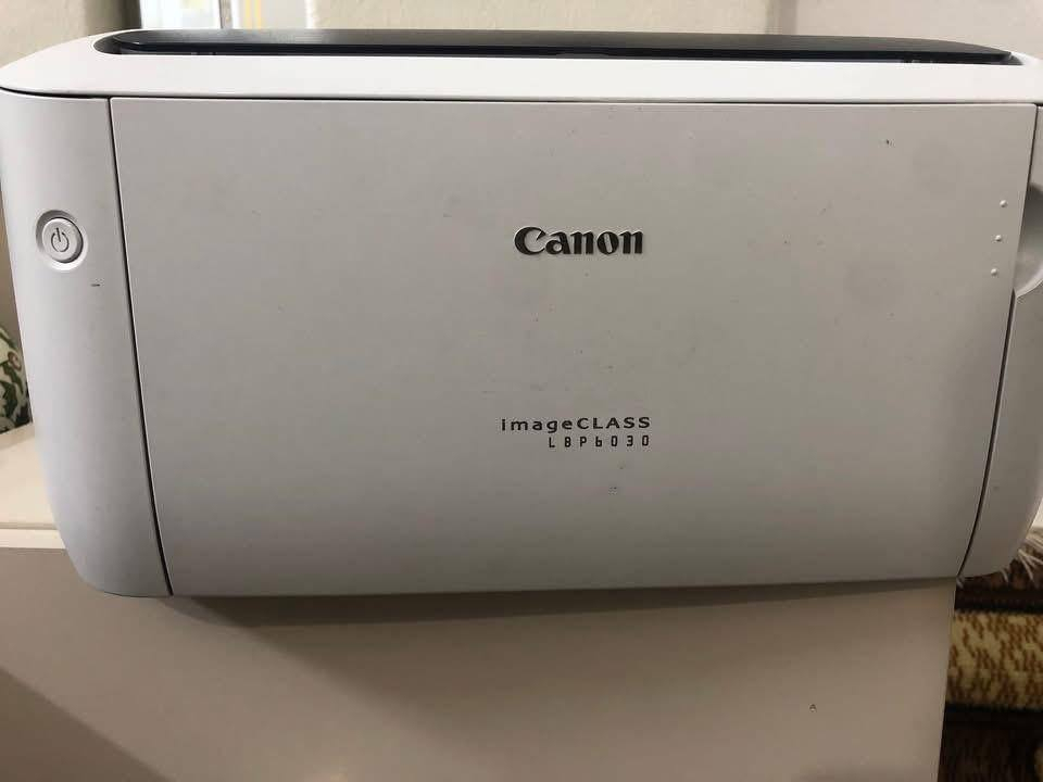 طابعة ماركة CANON
موديل LBP 6030

طابعة ليزريه احاديه الون (اسود وابيض فقط)

سرعه الطباعه في الدقيقه 18 نسخه /دقيقة

دقه الطباعة 600 * 600 نقطه لكل بوصه 

جوده الطباعة تصل الى 2400 * 600 لكل بوصه 

حجم الورق المستخدم A4,A5 ,envlope 

انواع الوسائط الورق العادي،الورق الثقيل،الورق الشفاف،الملصقات والأظرف 

هوامش الطباعة 5مم من الاعلى والأسفل واليمين واليسار.

درج متعدد الأغراض سعة 150 ورقة

لوحة التحكم مؤشر LED ,مفتاح التشغيل

الطاقة الإنتاجية لكاترج الواحد اكثر من 1,000نسخة 

السعر ١٥٠ الف
للتواصل ***********

