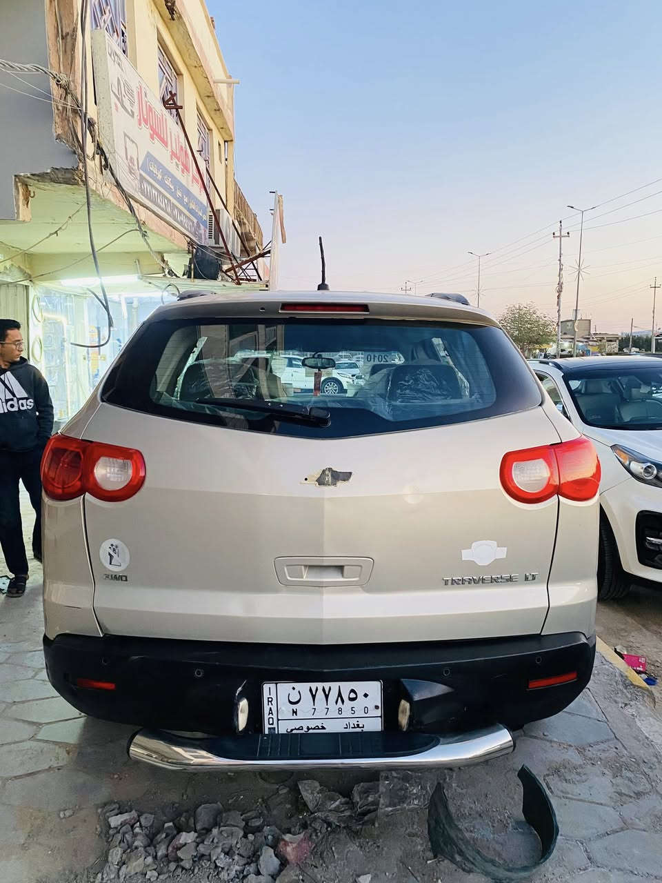 السلام عليكم
من رخصة الادمن
شوفرليت ترافسر 2010 خليجي 
بيه صبغ فقط هلال خلفي والباقي كفاله
6سرندر
7راكب سياحي
كير محرك صدر تبريد تدفئه كله جاهزه
سياره مال جناي مذب الف عليه 
رقم بغداد باسمي
مكان السياره واسط النعمانيه
السعر 100$ ورقه اوبيه مجال للشراي
هاتف
***********
***********
