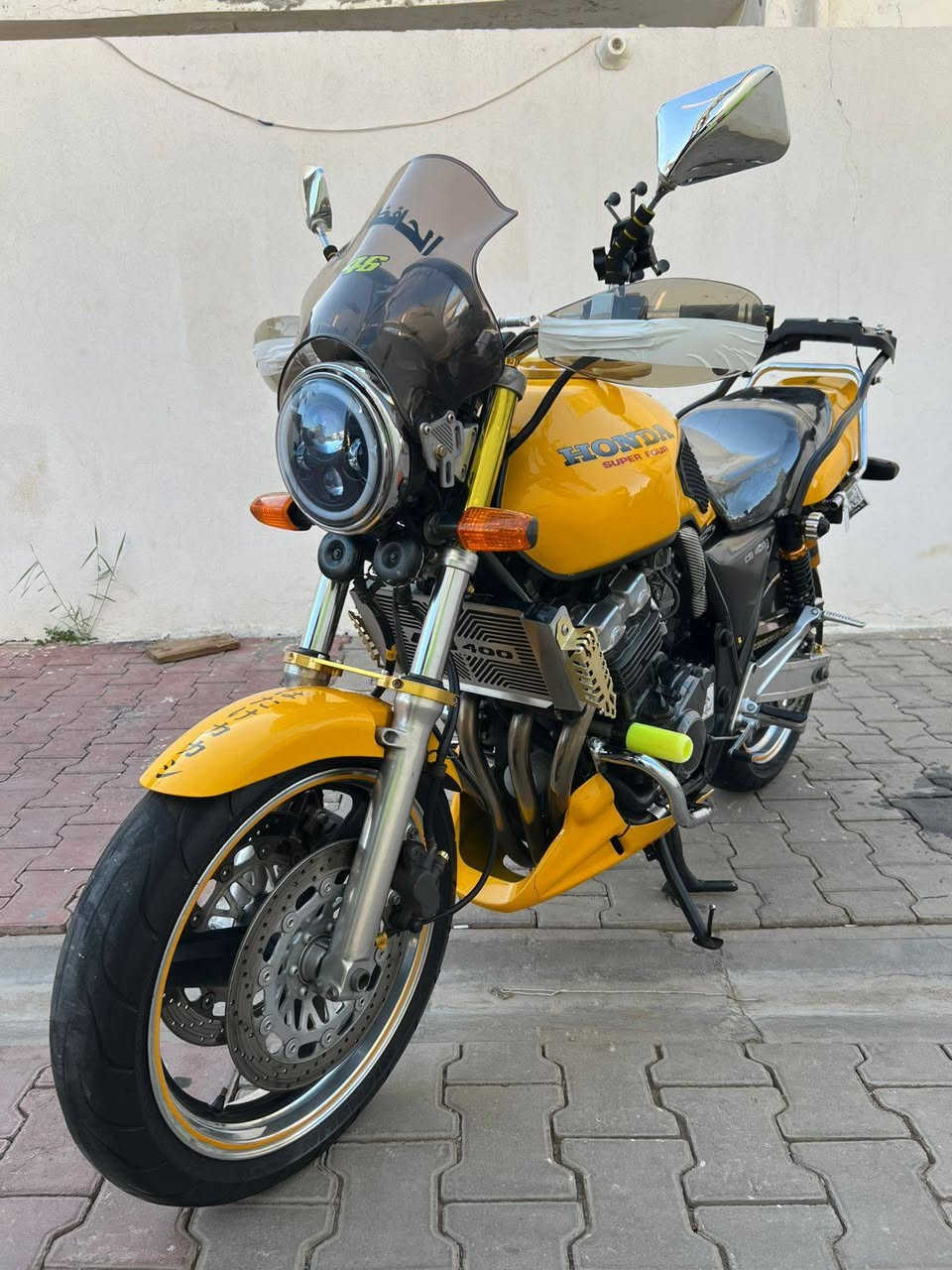 سلام عليكم  
CB400 
جيل اول 16 ولف  كفاله عامه بعدهه عله وضع شركه متصرف عليها لو ربع مال رمبه 
  بدون اوراق وبدون رقم 
 (( السعر 18 ونص ))
 عنوان رمادي تاميم ***********
