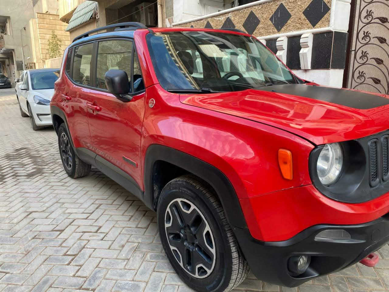 السلام وعليكم جيب رينجد موديل 2015 رقم بابل الجديد بأسمنه مواصفات ترايل هوك يعني العاليه حادثها موضح بلصور صبغ جاملغ امامي فقط وبارد بنهاية قبق الجنطه فقط والباقي مكفول عارضها ب114 وبيها مجال مكاني بابل الاسكندريه ***********
