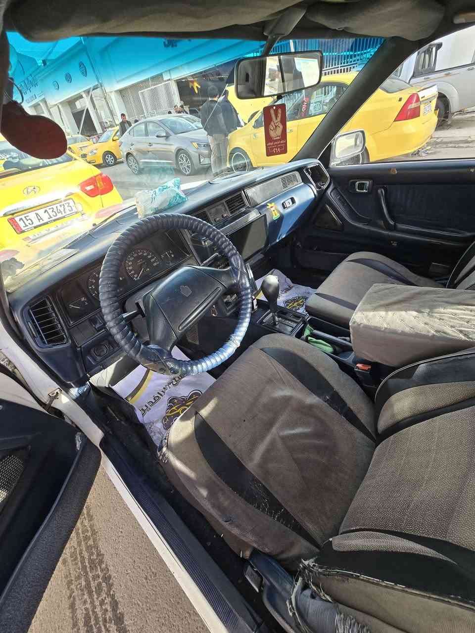 سلام عليكم سيدان اللبيع موديل 90 بسمي شرط التحويل 
تبريد  تدفئه شرط محرك شرط كير شرط باتري جديد 
بيها ملاحضات  بيه طخه صغيره بل وره السايق 
***********
السعر 65 بيه مجال 
مكاني موصل الايمن موصل الجديده
