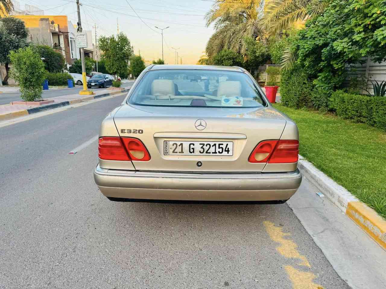 مارسيدس ام عيون موديل 1996
سيارة مصبوغة عام للجمالية بدون ضربه 

مكينة وكير جدد وخير من الله 
كهربائيات كلها شغالة 

كيجات كلها شغالة 

جام كله يصعد وينزل 

سيارة مال جناي 

رقم انكليزي دولي سليمانيه 

 سنويه جديده تريد  تحويل  تريد وكاله 

السعر:   84 وبيها مجال بسيط 

العنوان : بغداد الكرخ حي العدل 

للاتصال ***********
