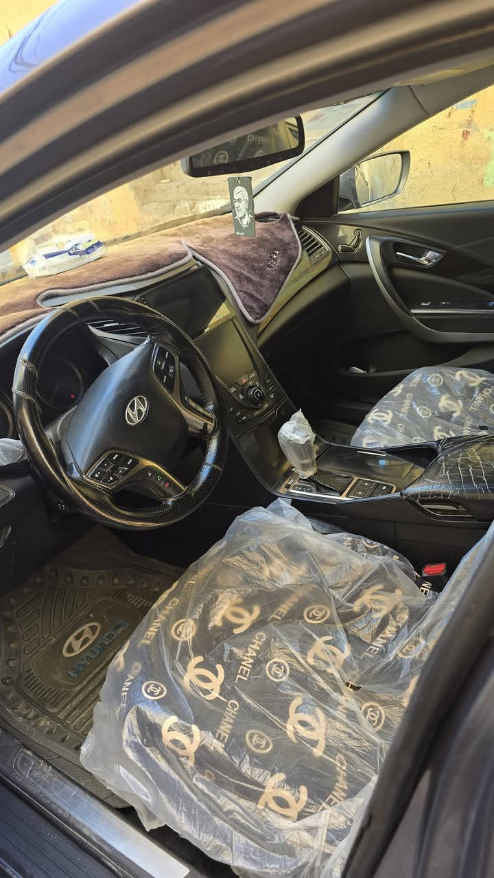 ازيرا 2013 وارد امريكي بيها جاملغ وبنيد بدون دواخل كير ومحرك مامفتوح شرط فول مواصفات وجاهزه  رقم بغداد باسمي تحويل مباشر للاستفسار ***********
