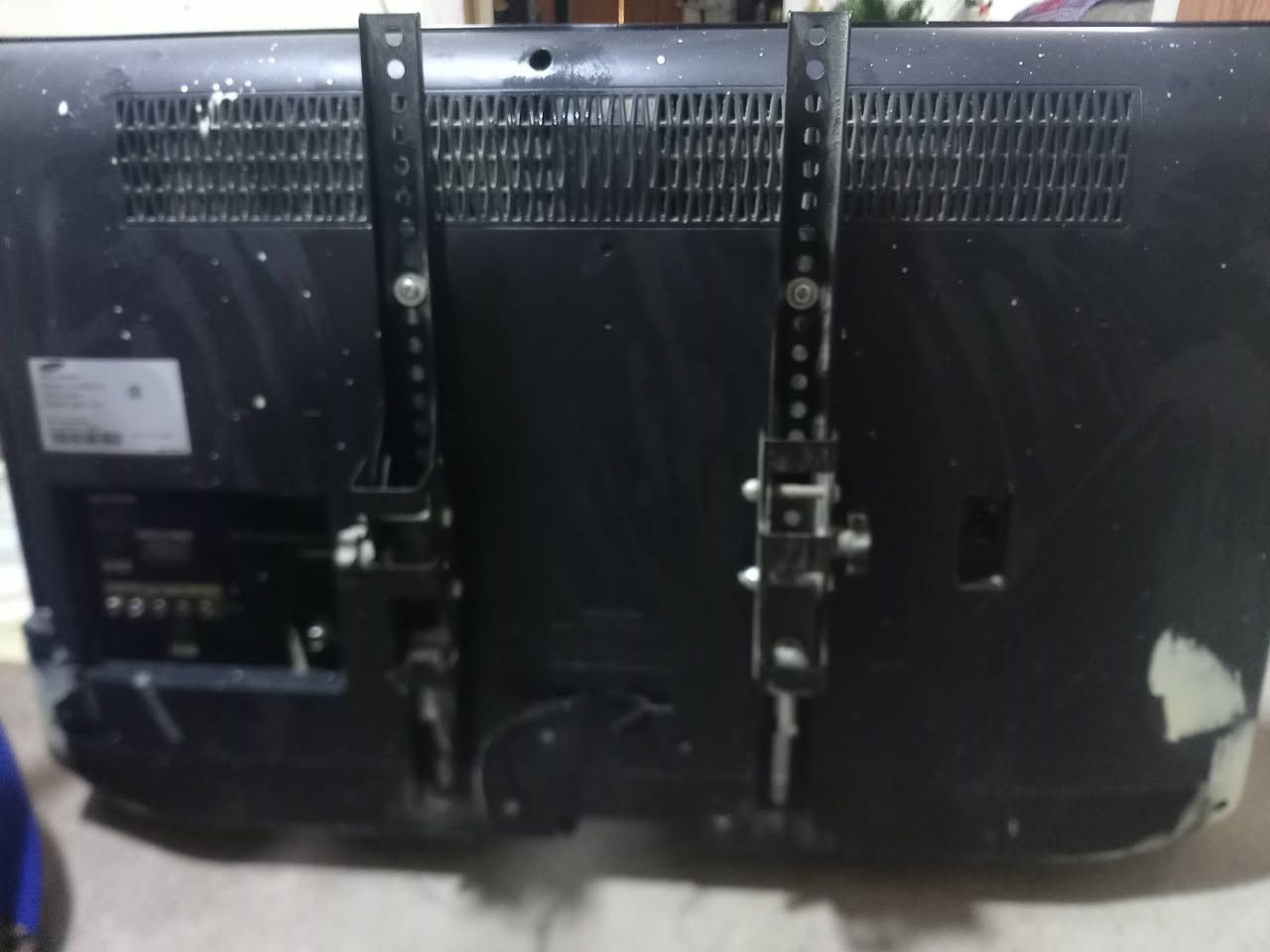 سلام عليكم شاشه العلامة السعر 100🔒التجارية: سامسونج. مستخدمه اتصال *********** وبي واتساب
نوع الشاشة: تلفزيون ذكي.
التصميم: تصميم كريستالي (Crystal Design) كما هو موضح على ملصق الشاشة.
المميزات: يحتوي على تقنية "ConnectShare" لتشغيل الوسائط مباشرة عبر USB، ويدعم تقنية Wide Color Enhancer لتحسين الألوان.
الفئة: ينتمي إلى سلسلة تلفزيونات سامسونج، وتشير الملصقات إلى أنه من الفئة الرابعة (Series 4).
