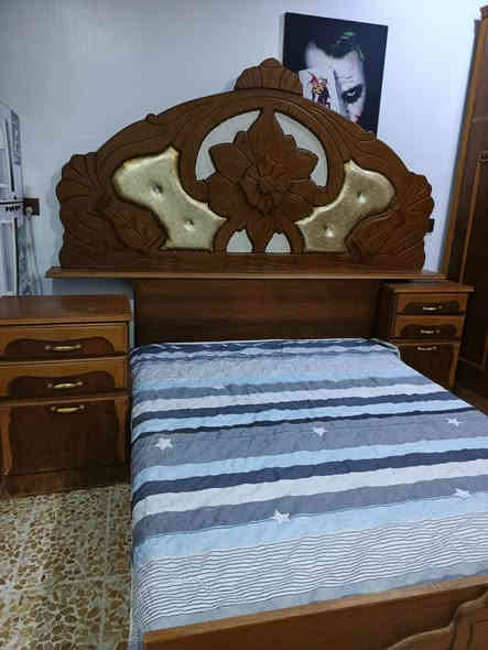 غرفة نوم للبيع خشب عراقي ثقيل 5 قطع قنصور5 أبواب مع ملحق+زاويه +ميز تواليت+تخت+ كومدينة عدد2  السعر ب((550))ألف  العنوان . موصل الأيمن
***********
***********
