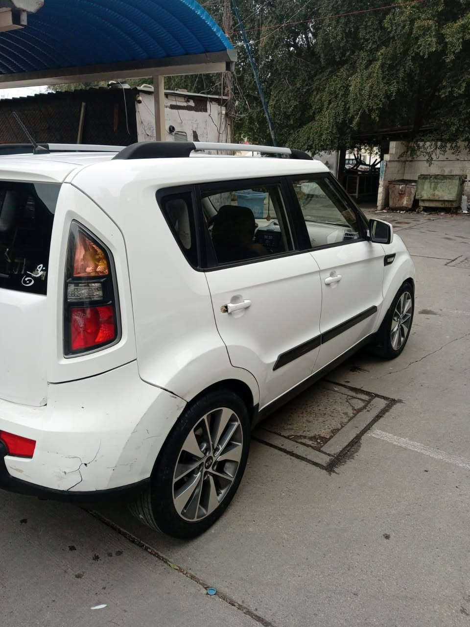 السلام عليكم 
كيا صول موديل ٢٠١١ خليجي 
محرك ١٦٠٠ 
رقم سليمانية 
السعر ٩٠ 
المكان بغداد مجمع الصالحية 
لمعرفة باقي التفاصيل التواصل مع صاحب السيارة 
***********
ابو رزان
