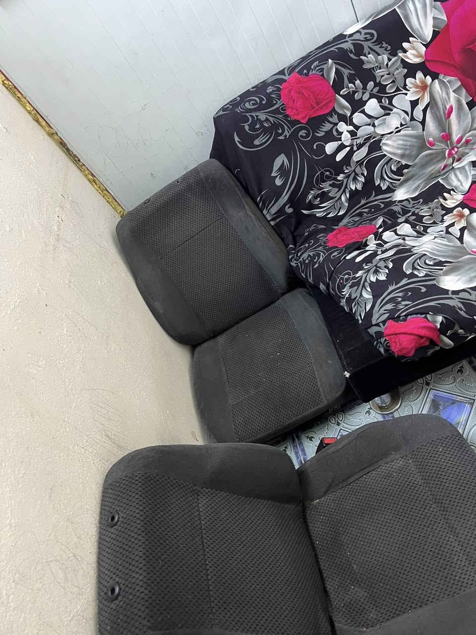 كشنات بيجو بارص نضيفات واسفنجهن عالي للبيع مال سايق وراكب قفلهن ١٠٠   الف مكاني شارع فلسطين بسنك الواحد ب ١٢٥ بينما الي عارضهن ثنين يعني الواحد ب ٥٠ وبلاديات مال سيارتي  ***********
