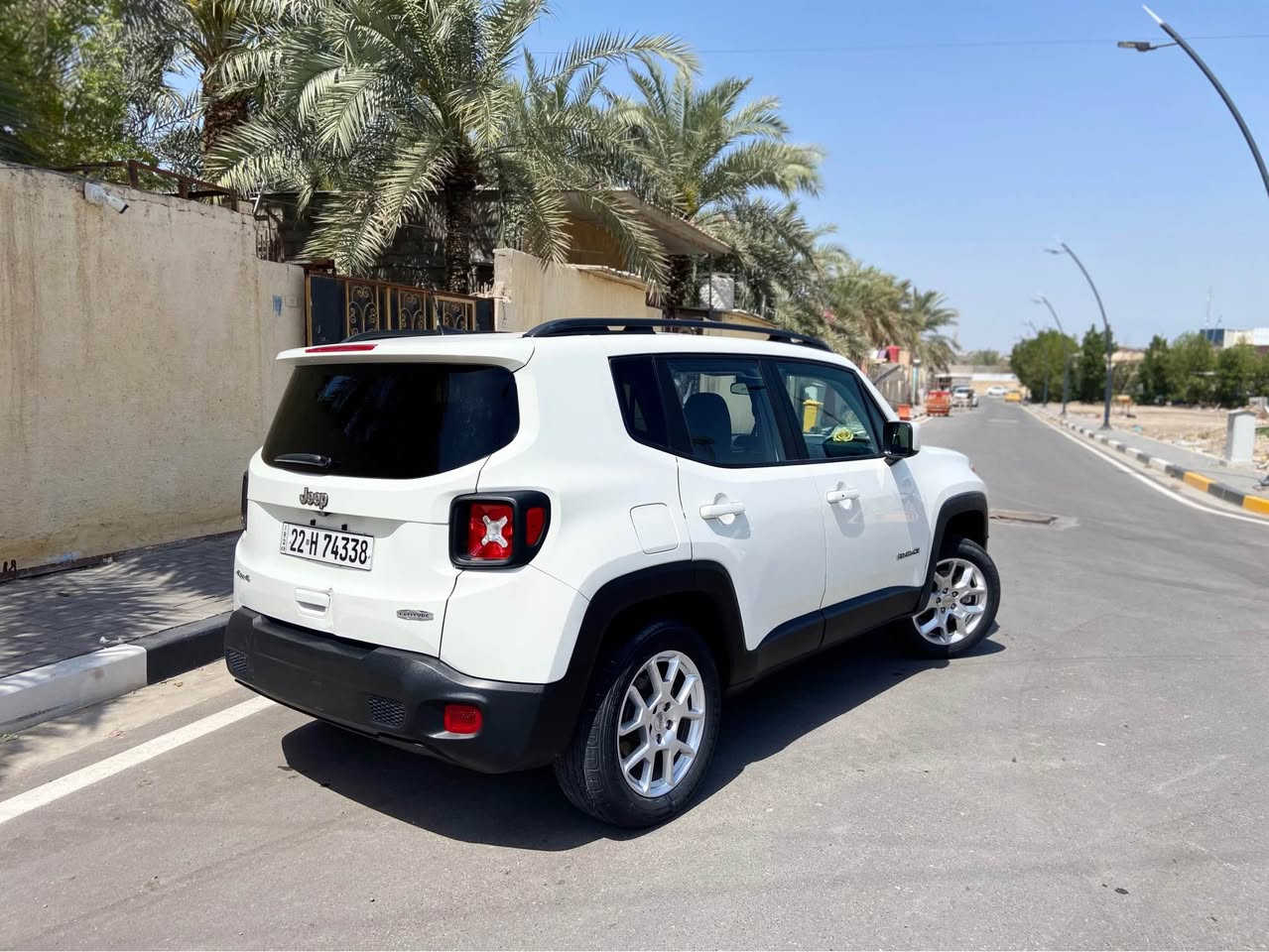 سلام عليكم للبيع جيب رنكيد. موديل 2020 وارد امريكي ضربته جاملغ وباب  بدون دواخل رقم اربيل باسم شركه تريد تحويل تريد وكاله  جاهزه من كلشي. اي نقص ما بيه  تبريد حداده مكينه كير كفاله  السعر117وبيه مجال حك الجيه العنوان  دور المحاربين   للاستفسار *********** البصرة, العراق
