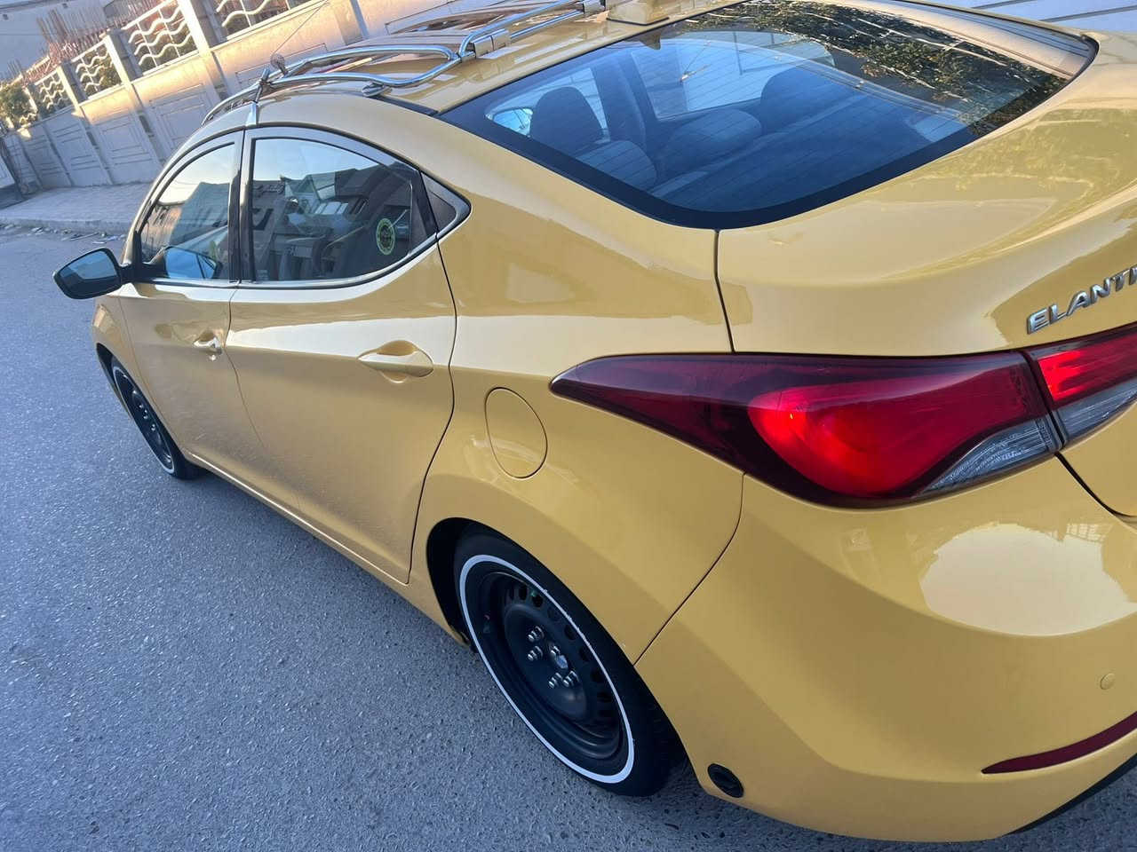 تحيه طيبه
للبيع النترا 2016 وراد امريكي بدون حادث كلين السياره بدون فتح او تبديل بيه طخه بالجاملغ الخلفي وبيه تصليح بين البابتين اثر شخط منضومه غاز السياره محرك كفاله بدون فتح صدر جديد تخم تاير السياره ماناقصه حبايه كبل للشارع السعر 125 وبيه مجال بسيط
مكان : بغداد 
للاستفسار : ***********
