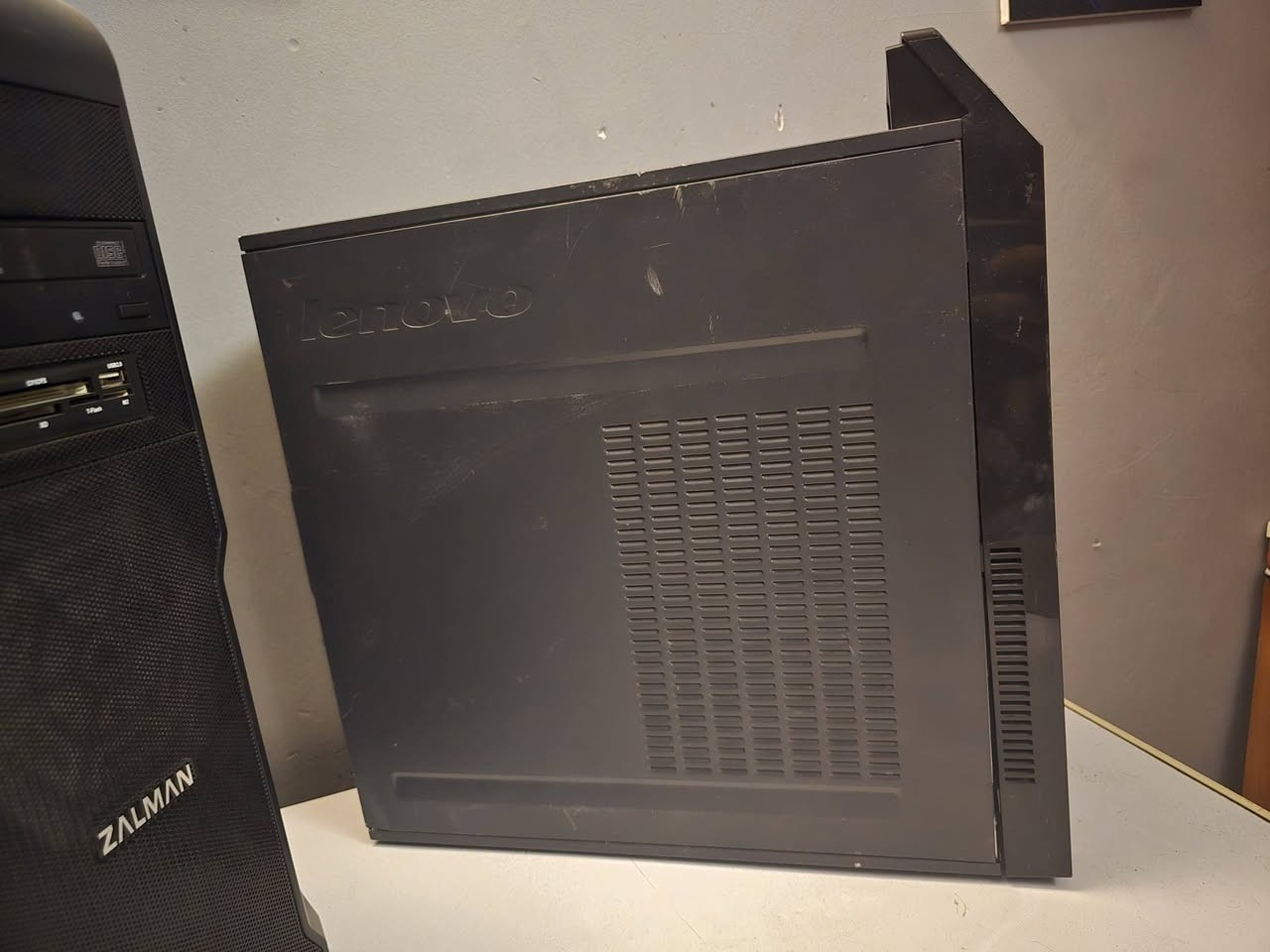Lenovo think center 
Intel(R) Core(TM) i5-3330S CPU @ 2.70GHz
Ram 16gb ddr3 

Ssd 120 kingspec

 Gpu n9500 gt 

كيس شغال السعر ٥٥ الف 

كيس ثاني فارغ z3 plus  السعر ٢٠ الف
4 فانات 

Psu باور سبلاي 

Dreamhub 500w مستعمل 
ب٢٠ الف 

Galax 500 w 80 plus bronze 
جديد استعمال شهر واحد 
ب٤٥ الف 

ومتوفرة رامات ddr3 
4 g + 2 + 1   ب١٠ كلهن


**إذا كنت صاحب هذا الإعلان وتريد حذفه لأي سبب، رجاءا أرسل رسالة إلى الدعم الفني**