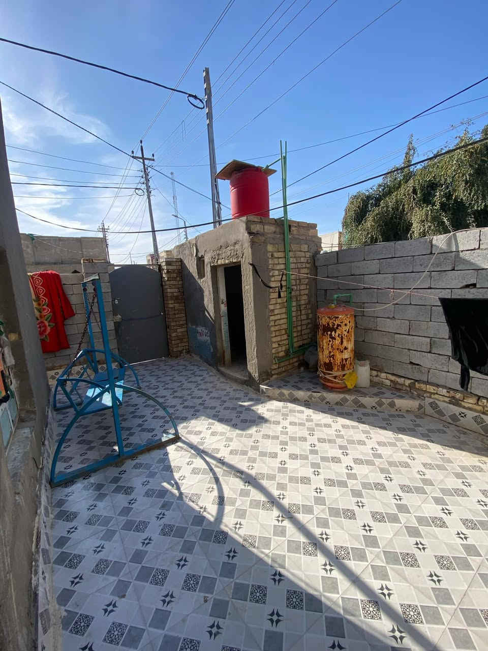 🏠 بيت : ملك صرف
🏠 مساحة : ١٥٠ متر ركن

🏠 الموقع : قضاء الشافعية/ السايدين حسينية الامام علي ع 
جهة صيدلية جنات النعيم في فرع 

🏠 بناء طابوق عكاده  فقط السياج بلوك

🏠  استقبال + غرفتين نوم + مطبخ + صاله + صحيات داخليه وخارجية + ساحة

🏠 السعر ٦٠ مليون وبي مجال للتواصل والاستفسار 

*********** او ***********
