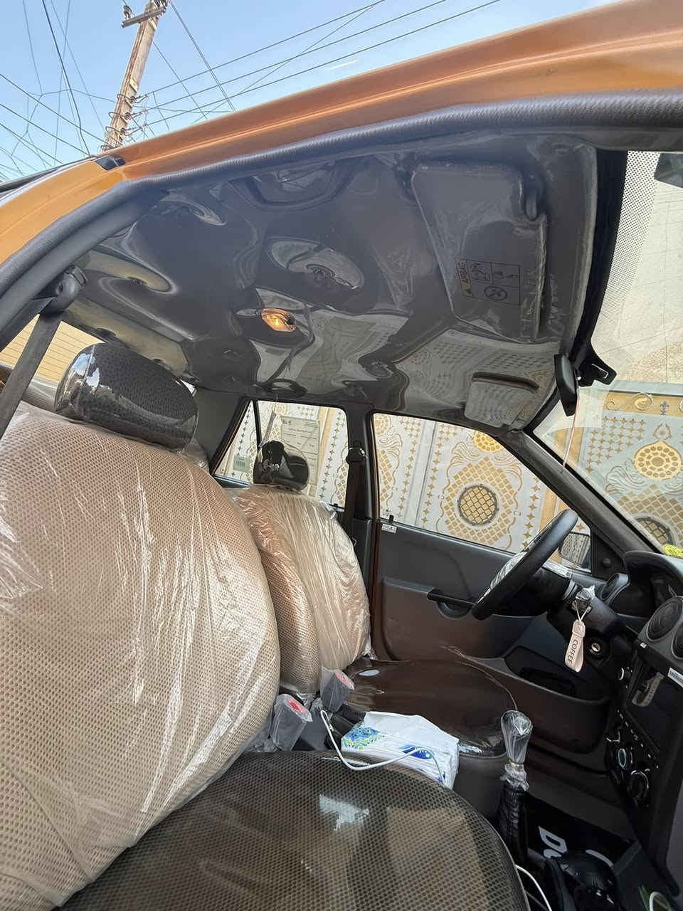 السلام عليكم سيارة سايبة موديل 22 مصفرة هيئة وغرامة رقم الدولي بغداد مكان السيارة بغداد البياع لل استفسار *********** مكلف ب نشر اي استفسار اتصلو ع رقم .
