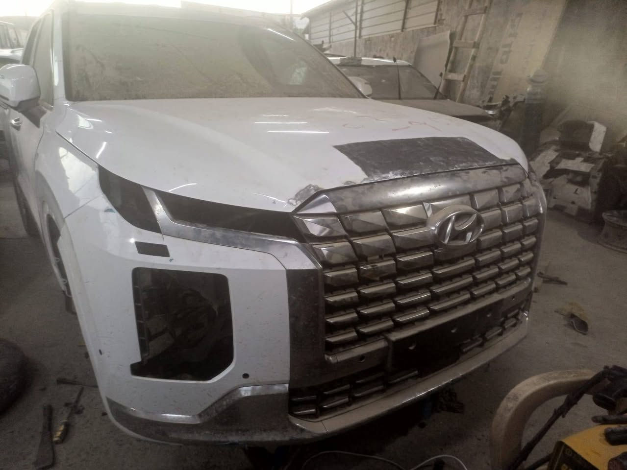 رمضان كريم
هيونداي باليسيد  بيها حادث بسيط في الوقت الحاضر. 
وارد امريكي موديل 2023 
بدون رقم .بدون تصليح 
مكمرك كامل 
السعر 21000$
***********
