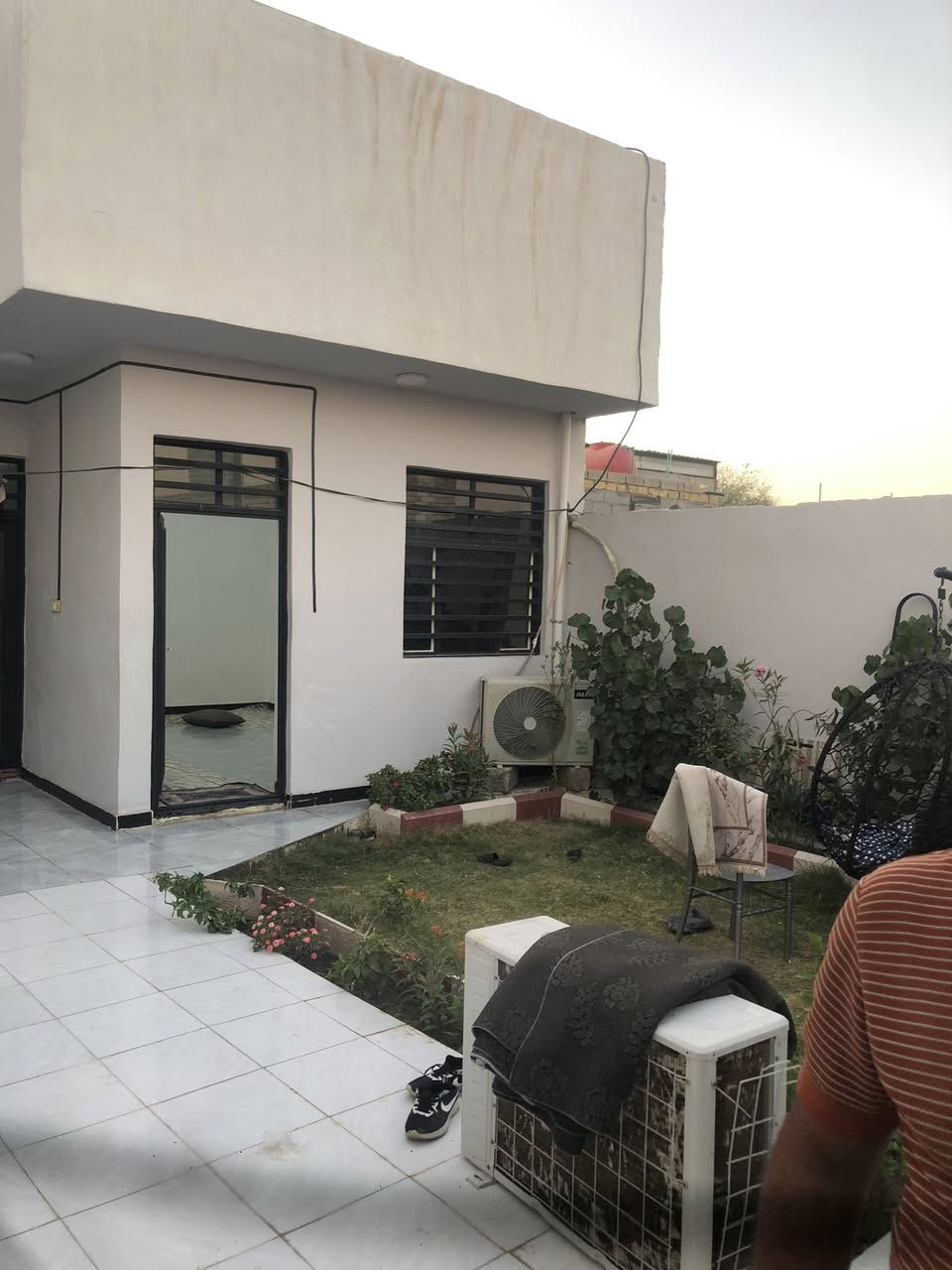 🏘️بيت للبيع خلف بانزين خانة المطار يبعد 500 متر عن الشارع العام 
📌تفاصيل العقار:
المساحة 165متر
بناء جديد 2025
خدمات كاملة ماء وكهرباء
حمام سيراميك
مطبخ سيراميك
غرفتين
تخاريج داخلي وخارجي
فول كامل مكمل وبي تفاصيل اكثر

لمعرفة تفاصيل اكثر تواصل خاص او على الرقم:(***********)
#foryou
#استثمار_عقاري
#عقارات_النجف
