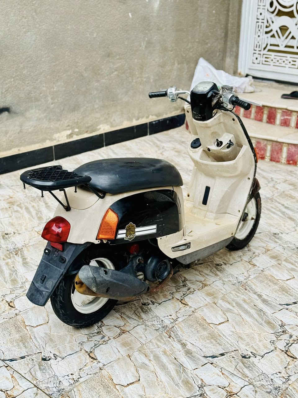 ماكس بوليسي 50 بلاد ما نقصها برغي
دراجه جامده بلاديه كهربائيات كلها شغاله.  شغاله هندر عوزها باتري فقط  ( دراجه مفتوحه مكينه ناعمه ناعمه خرسه دراجه نهضه ومعدل ) لا تبخر لا تنقص لا بيها نضوح دهن ( كفرات كلهن اصلي ومختمات ) مكاني ناصريه تضحيه شارع العياده السعر 525 وبيها مجال الشراي يتصل *********** بي واتساب
