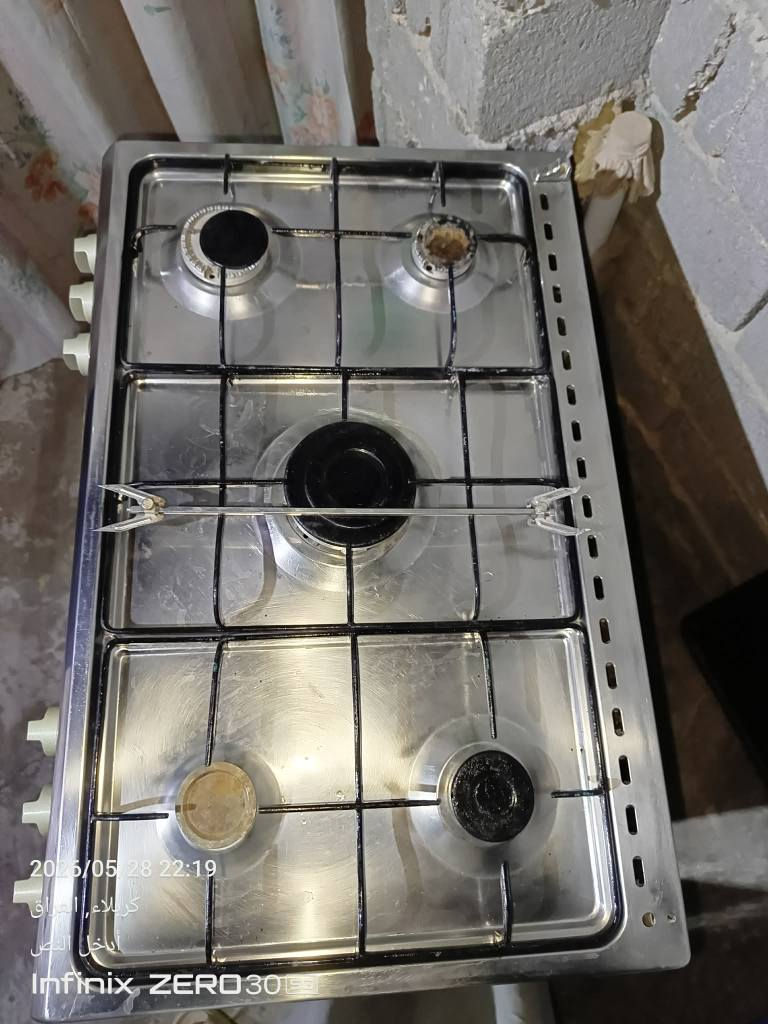 طباخ نضيف كلش للبيع شغالات خمس عيون والفرن شغال تجي تفحص للبيع 150 الف قفل مكانه شارع نجف كربله عمود 122 الاتصال *********** النجف, العراق
