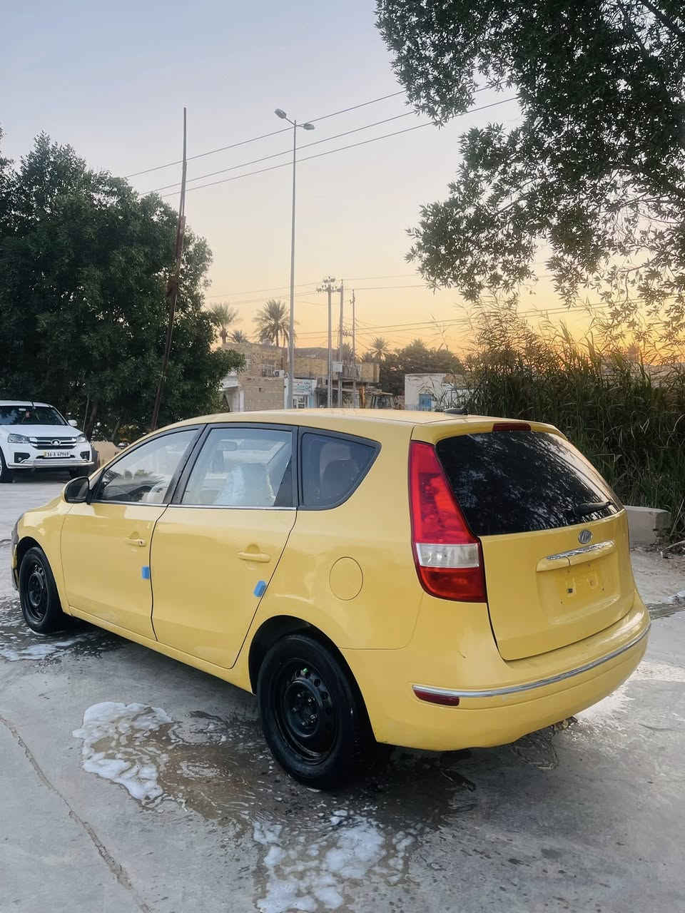 سلام عليكم هونداي النترا هاج باك 2010 رقم كربلاء سنويه لل28 وارد امريكي مصفره هيئه وغرامات مكينه 2000 مكينه وكير جدد صدرها نص عمر لباقي شوف العين السعر68وبيها مجال مكان السياره الديوانيه قضاء الحمزه ‭٠٧٨٣ ٥٩٣ ١٨٣٦‬
