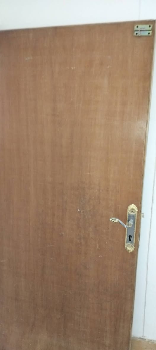 للرهان طابق الثاني ٨٠ متر   حي النداء بشارع مكاتب  والبيت جاهز من كلشي ومرتب وطابق اول لليجار 
***********
