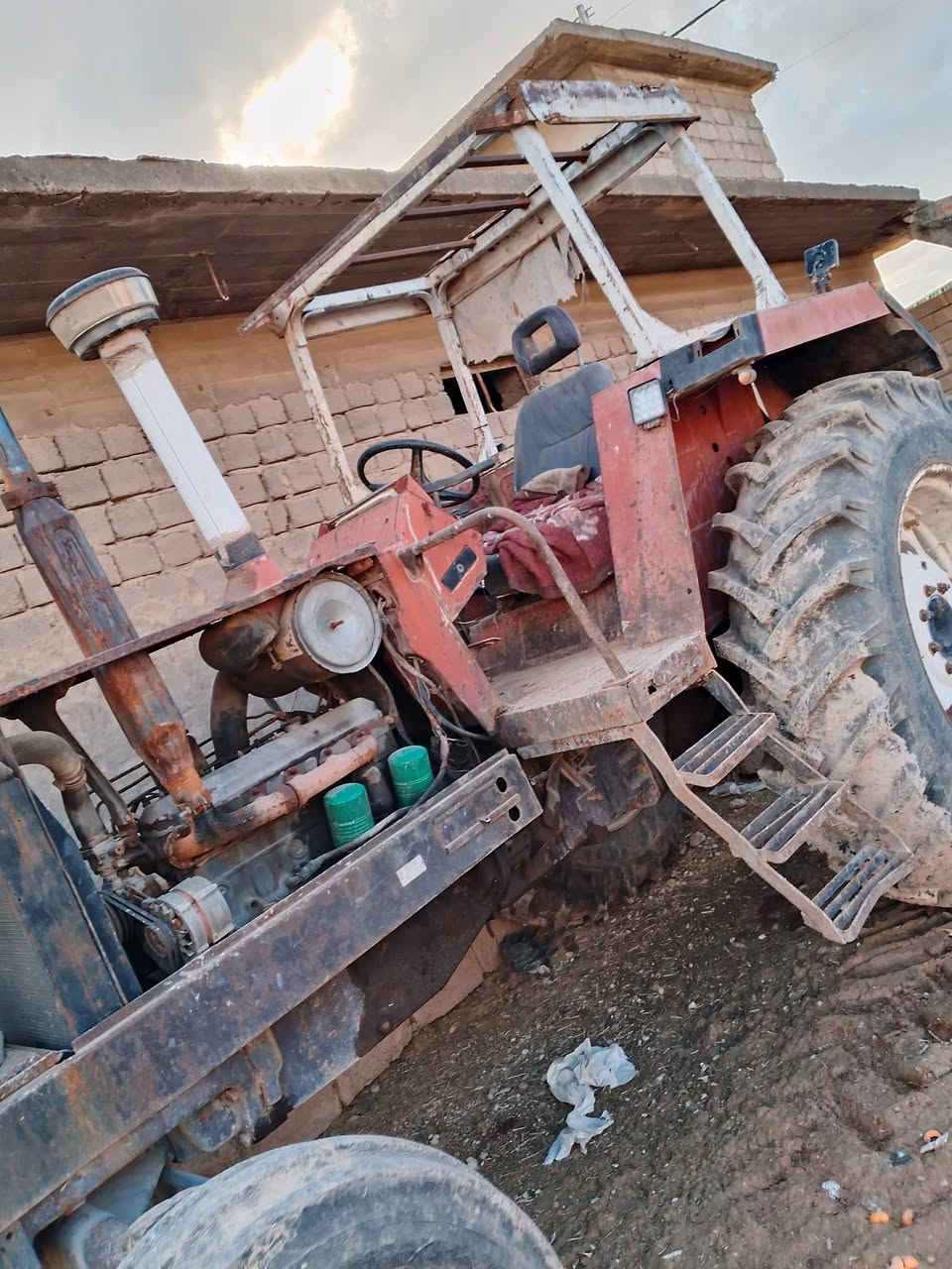 السلام عليكم  تركتر للبيع 115
موديل 82 مكفول كفاله عامه بشرط
عنوان موصل كوكجلي السعر 22 مليون بيه مجال ***********
